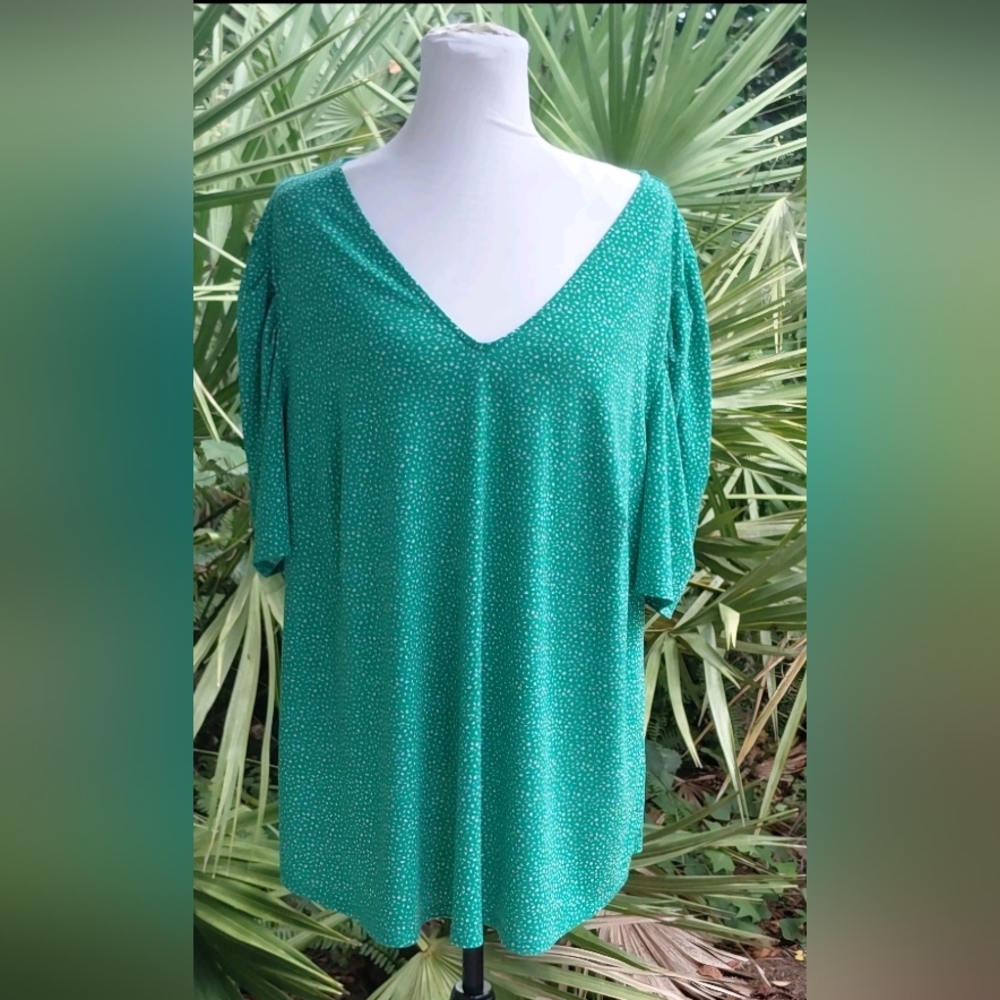 2X woman's Adrianna Papell V Neck Tunic Green Short Sleeve